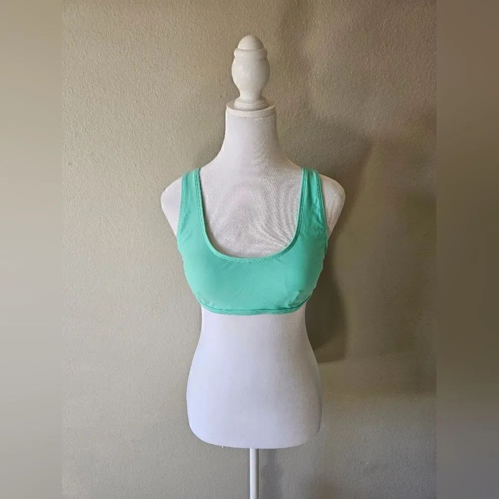NWT Halara Sea Green Workout Bra Medium